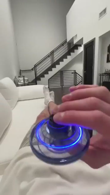 Magic Flying Spinner Outdoor Toys, Assorted Color.